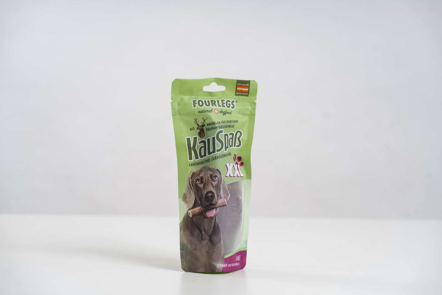 Fourlegs® Hirschgeweih Kauknochen Ganz