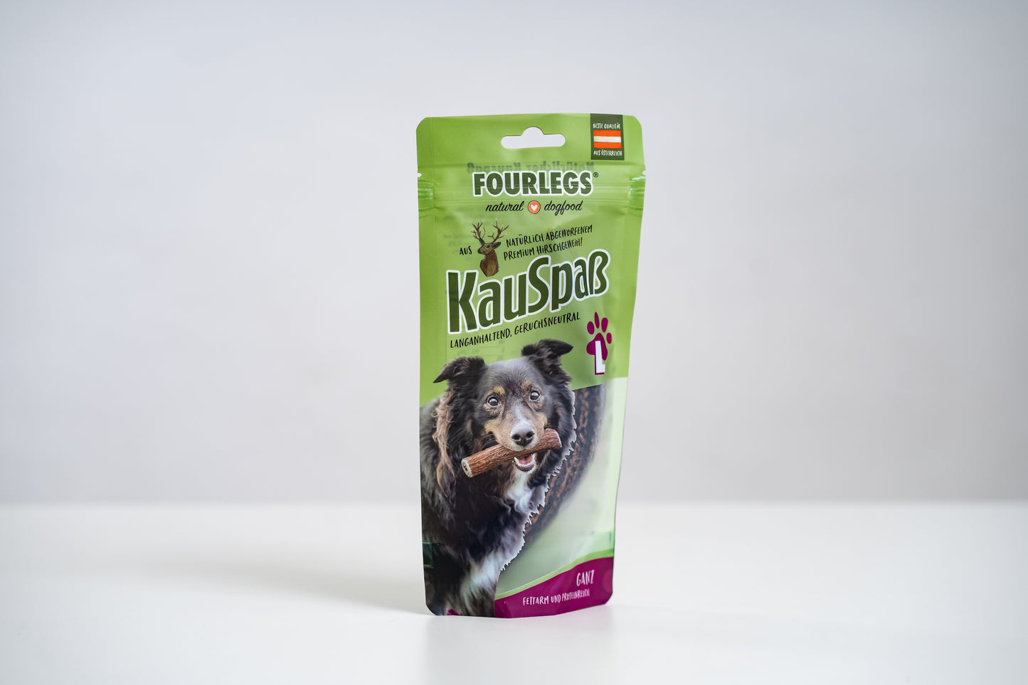 Fourlegs® Hirschgeweih Kauknochen Ganz